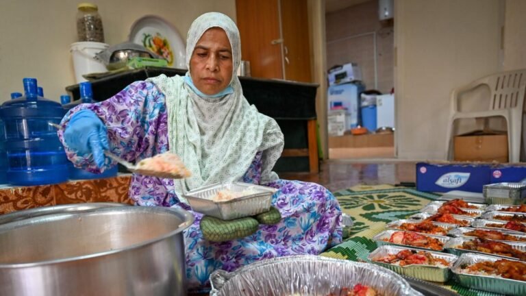 Emirati woman on AED3,000 salary cooks 100 Iftar meals every day to feed the hungry